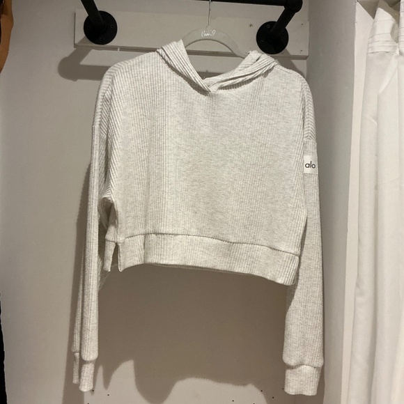 Alo Yoga Muse Hoodie in White Heather - S - Picture 5 of 5